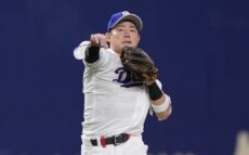 中日のショート・村松が悪送球　前田幸長氏「取れるアウトが取れないともったいない」、「勝ちきれないところはつまらないミスがある」