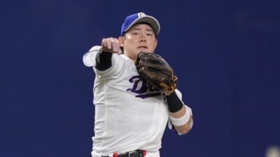 中日のショート・村松が悪送球　前田幸長氏「取れるアウトが取れないともったいない」、「勝ちきれないところはつまらないミスがある」