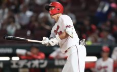 山崎隆造氏、広島・中村奨成の牽制死に「ボーンヘッド」と苦言も第2打席の安打には「方向性を出せたバッティング」と評価