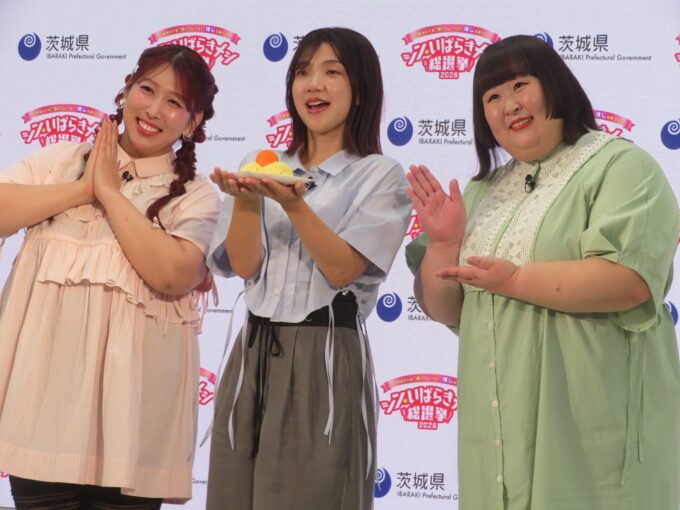イベントに登壇した3時のヒロイン(左からゆめっち、福田麻貴、かなで)