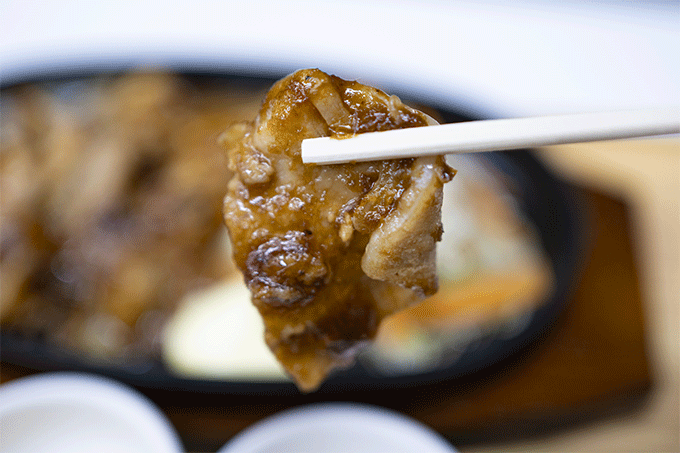 しょうが焼ってこんなに美味しかったんだ!『〜三元豚ロース〜極みしょうが焼定食』のごはんがとまらない