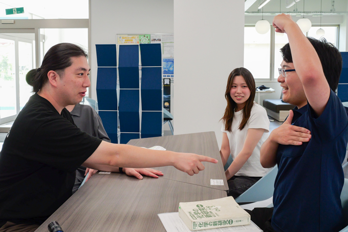 化学愛が強すぎる!? 意欲と行動力あふれる、弘前大学の学生にランパンプスがインタビュー!