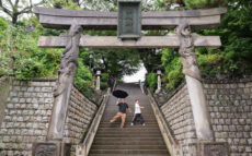 天下一嘗の面って何!? 疫病退散の宝を伝える品川神社でランパンプスが合格祈願!