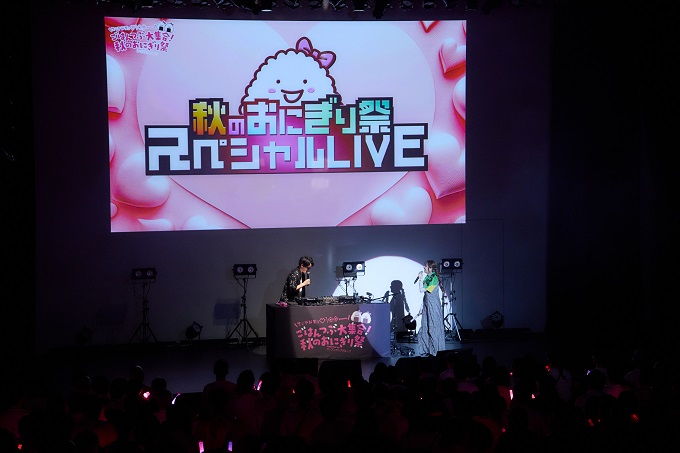 佐々木彩夏、“ごはんつぶ”と初の番組イベントで大盛り上がり！ おにぎりダービーからDJ和との熱狂ライブも