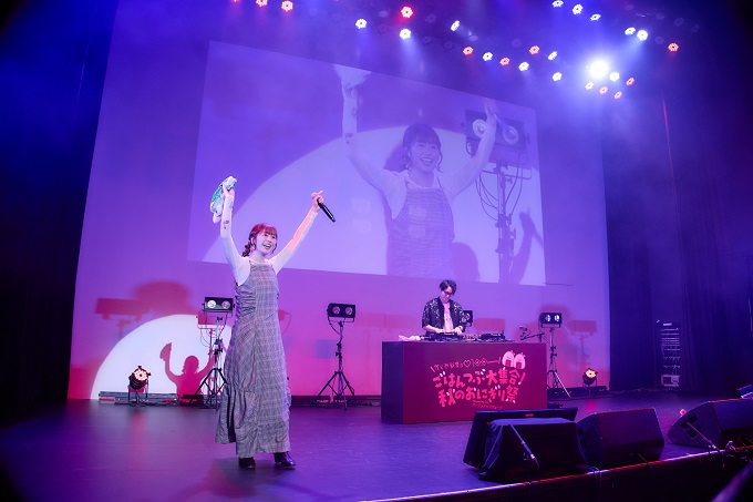 佐々木彩夏、“ごはんつぶ”と初の番組イベントで大盛り上がり！ おにぎりダービーからDJ和との熱狂ライブも