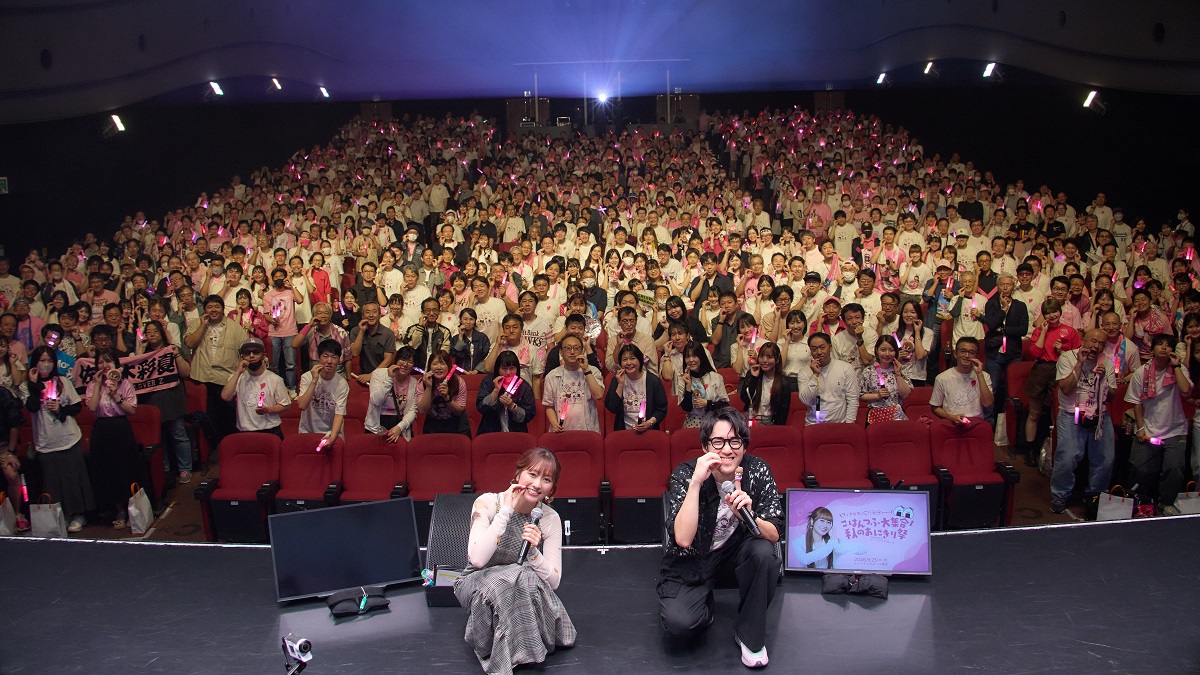 佐々木彩夏、“ごはんつぶ”と初の番組イベントで大盛り上がり! おにぎりダービーからDJ和との熱狂ライブも