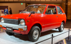 自動車メーカー、「背骨」となるクルマを考える【2】