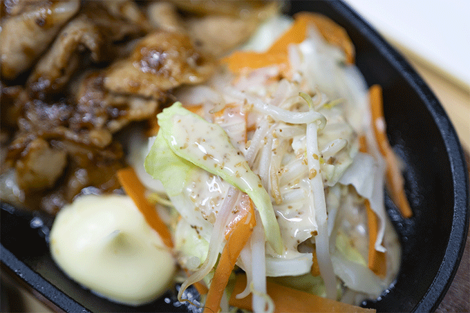 しょうが焼ってこんなに美味しかったんだ!『〜三元豚ロース〜極みしょうが焼定食』のごはんがとまらない