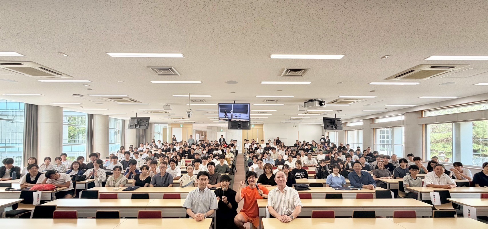 東洋大学のオープンキャンパスで公開収録！『ティモンディの大学、やればできる！』