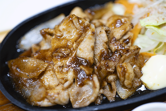 しょうが焼ってこんなに美味しかったんだ!『〜三元豚ロース〜極みしょうが焼定食』のごはんがとまらない