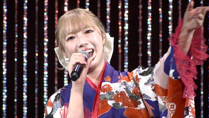 北山たけし、本場の阿波踊りをステージで披露!「右足を出したら右手、左足を出したら左手」