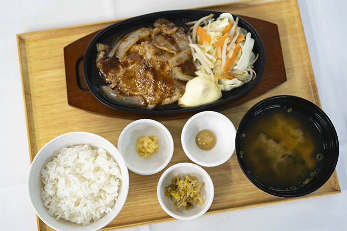 しょうが焼ってこんなに美味しかったんだ!『〜三元豚ロース〜極みしょうが焼定食』のごはんがとまらない