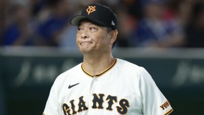 巨人、2回に早くも投手・竹丸に代打・佐々木を送る　真中氏「早いですね」、「勝負を打ってきましたね」