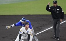 公式戦通算4279打席・0犠打のDeNA・佐野、バントを試みるも…狩野氏「ちょっとびっくり」、能見氏「本人の判断かも」