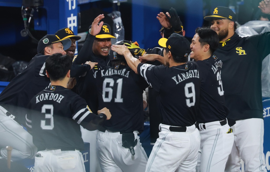 ソフトバンク、途中出場の川村の決勝弾で連勝!谷繁氏「ベンチの層の厚さ」